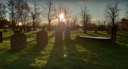 210103 Snape churchyard in winter sun